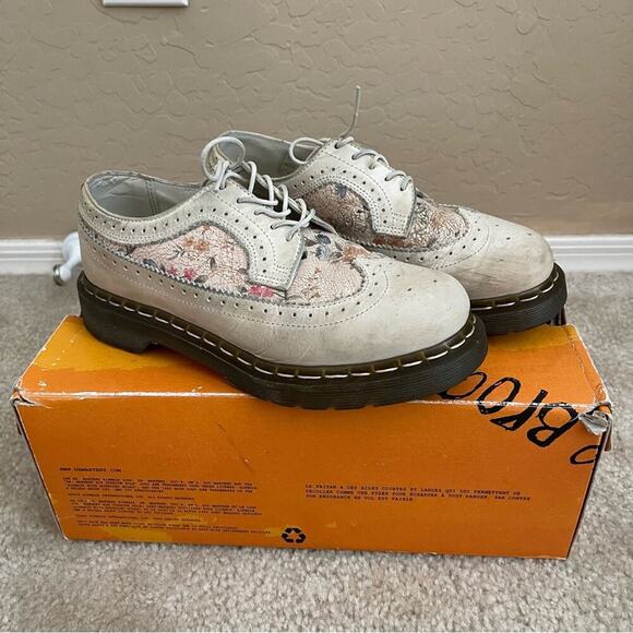 Dr. Martens Shoes - Dr. Martens Goldilocks 3989 Brogue Ercu Leather Shoes